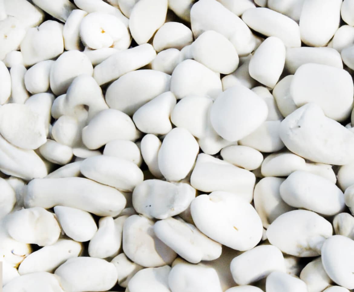 חלוקי נחל בודדים